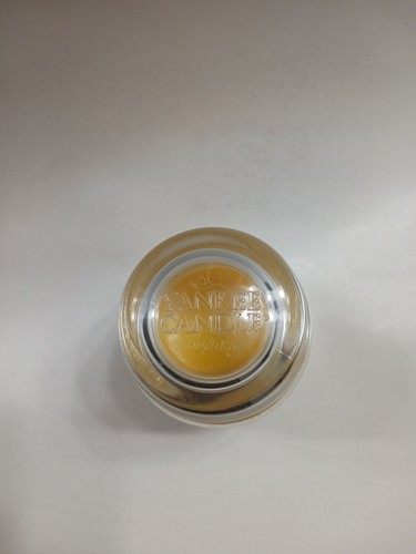Yankee Candle Sparkling Lemon (#1107401) 14.5 oz Medium Jar Housewarmer Candle - Picture 3 of 5