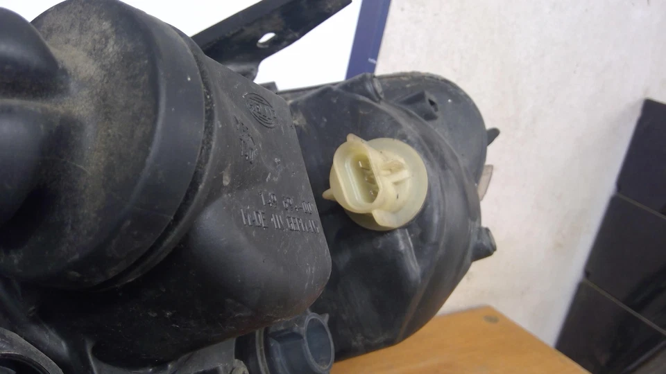 Фара в сборе CADILLAC CATERA справа 00 01 RH LIGHT XENON HID T24 ПРОТИВОТУМАННЫЕ ЛИНЗЫ - Изображение 4 из 4