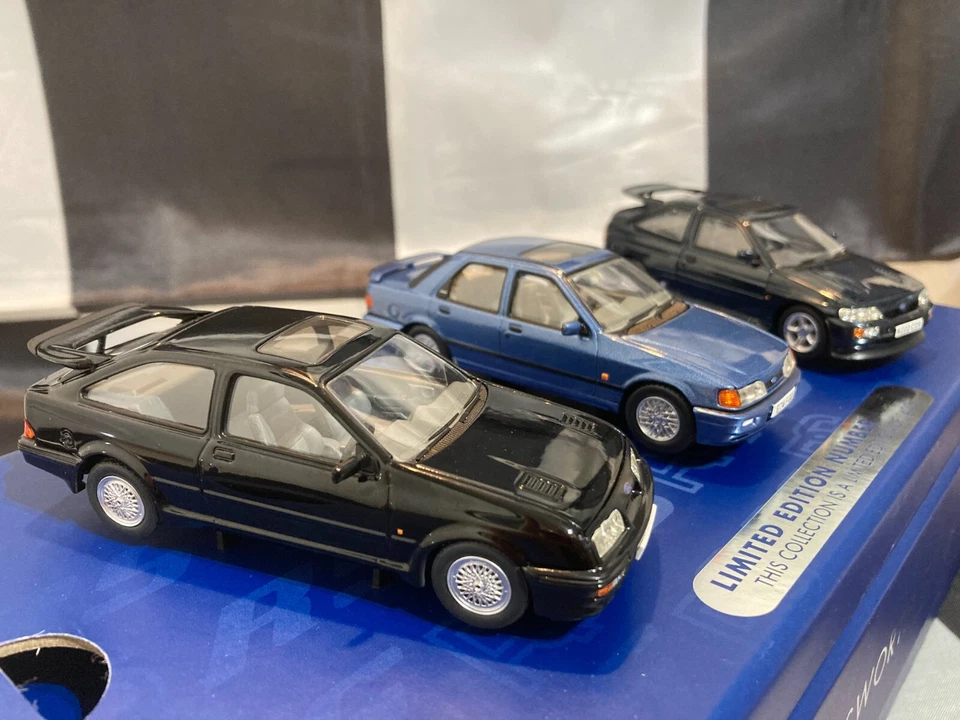 Collezione Di 3 Auto Corgi Vanguard CW00001 Ford RS Cosworth 1:43 - Immagine 3 di 4