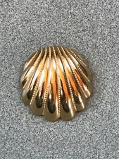 Estate Ridged Goldtone Slightly Domed Clam Shell Seashell Slide Pendant – 7/8th’