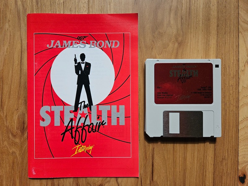 007 James Bond: The Stealth Affair (1990, Commodore Amiga, Interplay) w/ Manual