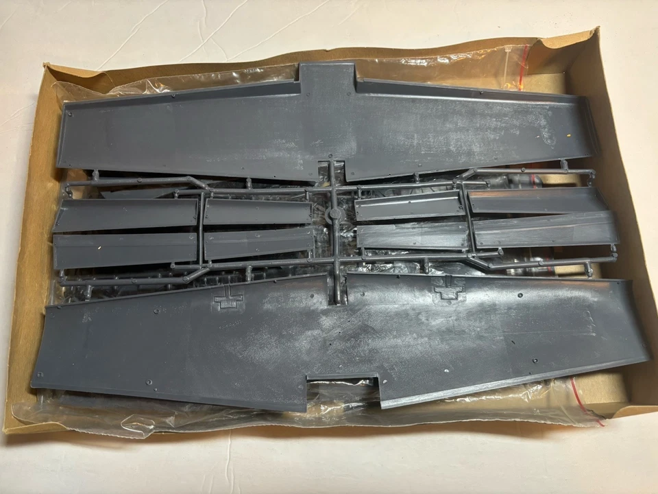 Testors Italaerei Messerschmidtt Me 321 B1 Gigant 1/72 Scale Kit NIB - Image 3 of 4