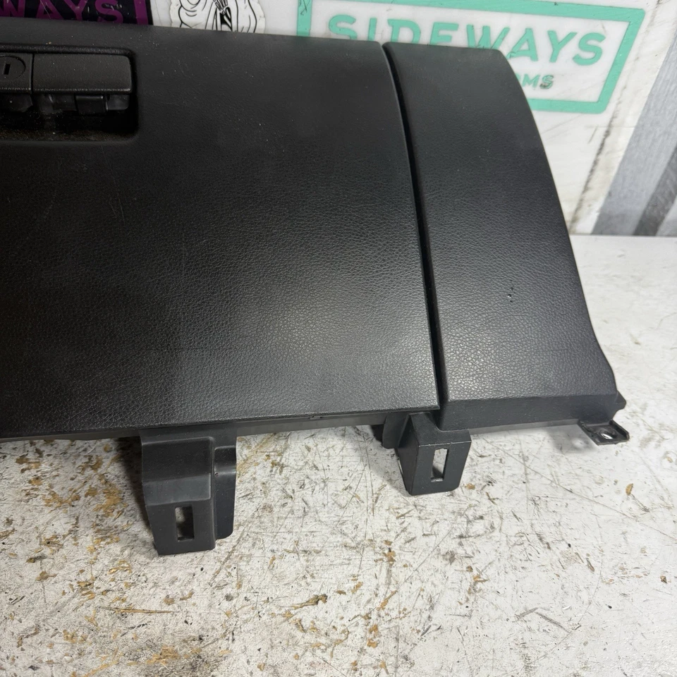 Внутренний бардачок отсек для хранения 03–07 Infiniti G35 черный - Изображение 3 из 4