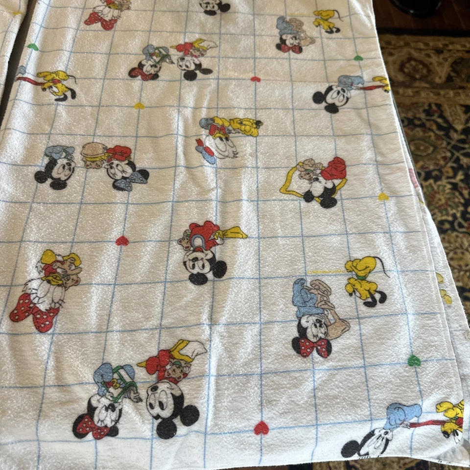 Vtg Dundee Disney Babies Flannel Receiving Blanket Hearts Mickey And Friends 84 - Image 4 of 4