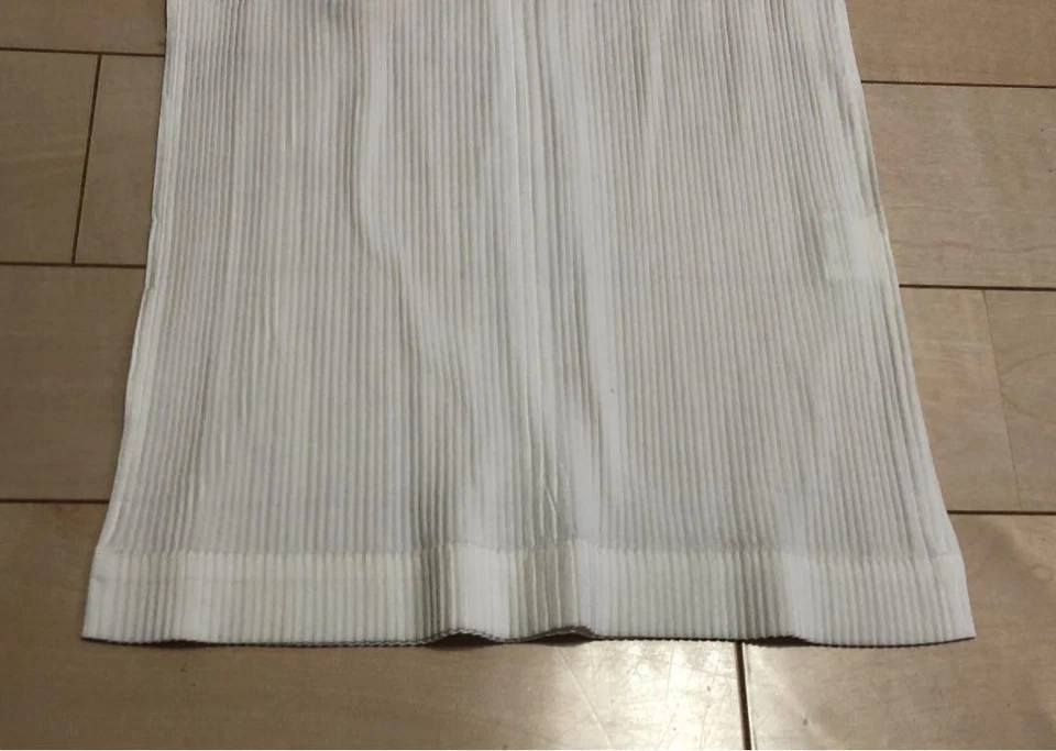 USADO ISSEY MIYAKE PLISSADO MANGA LONGA BRANCO ACEITÁVEL - Imagem 4 de 4