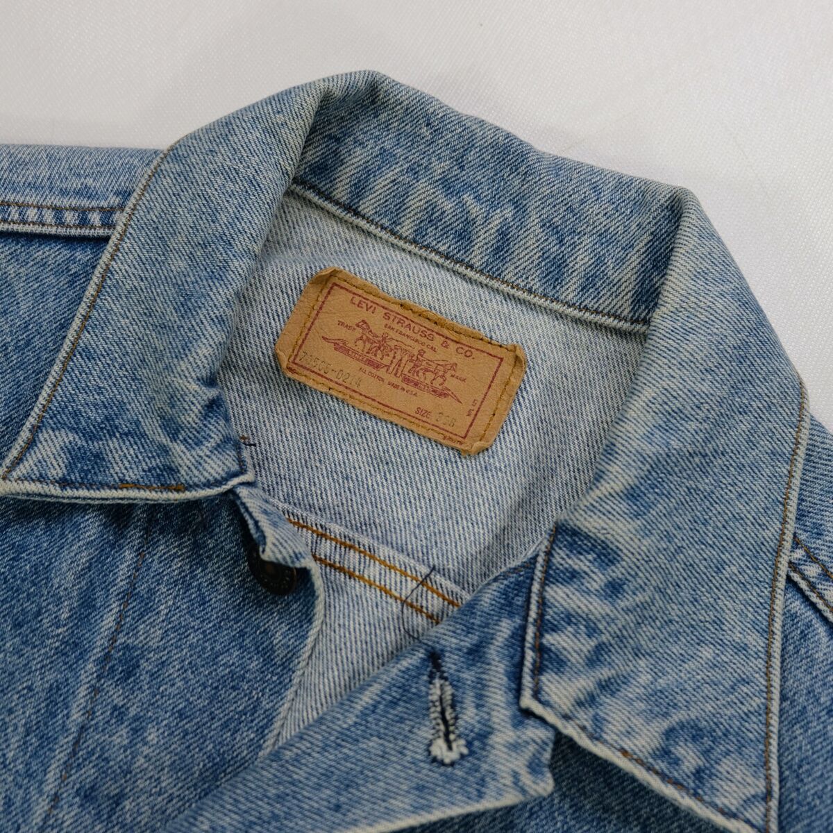 Rare VTG LEVI STRAUSS Red Tab 70505-0214 Denim Jean Jacket Rare VTG LEVI STRAUSS Red Tab 70505-0214 Denim Jean Jacket