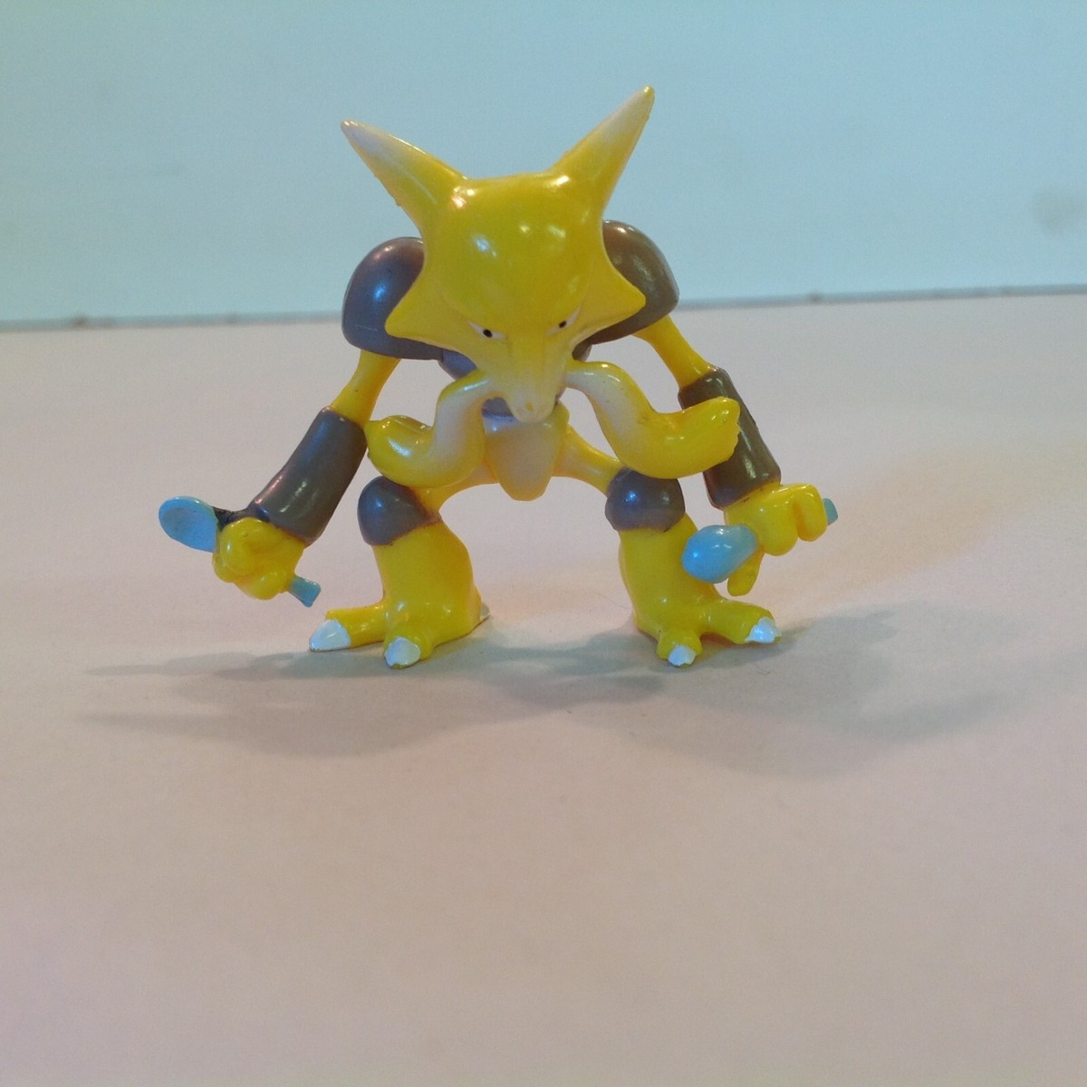 Vintage 1999 Tomy CGTSJ Pokemon PVC Figure Alakazam Psychic Type