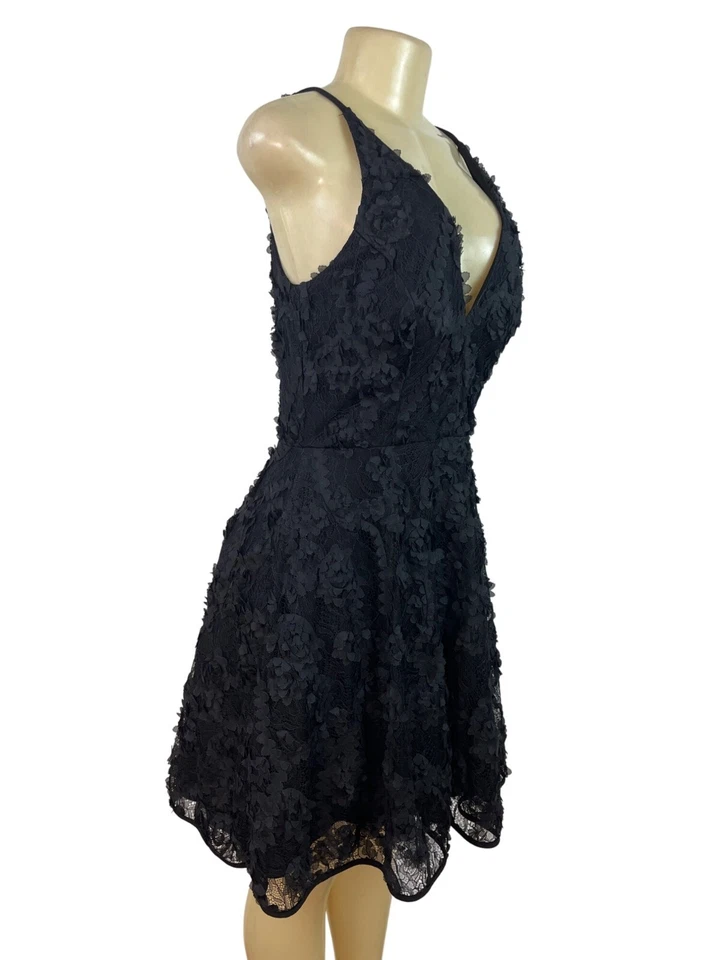 Vestido de cóctel floral sin mangas de encaje negro Xscape con cuello en V profundo talla 6 Foto 2 de 4