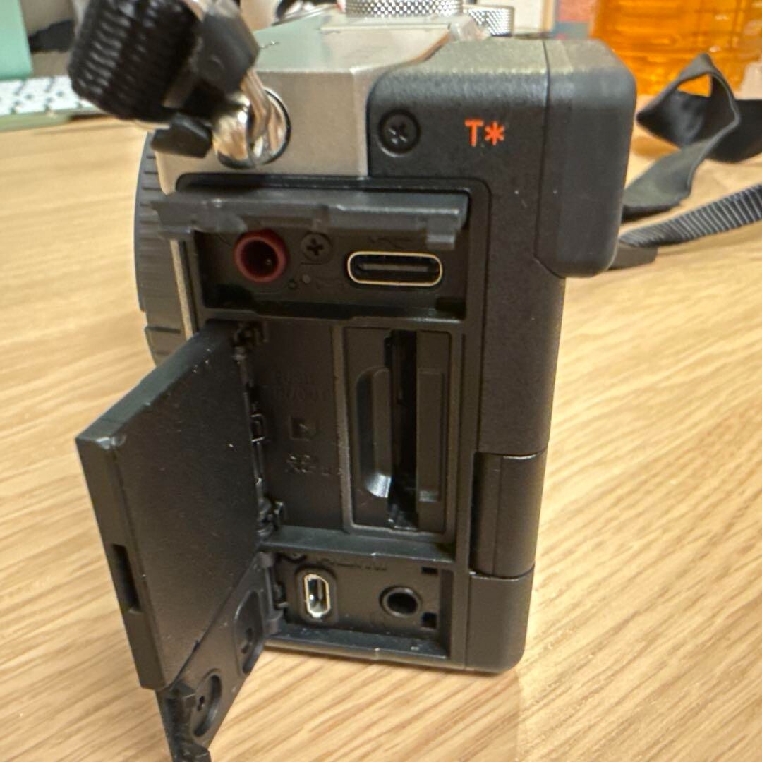 SONY α7cii Sony a7CII Mirrorless Camera (a7C2 MFR # ILCE-7CM2/B Camera