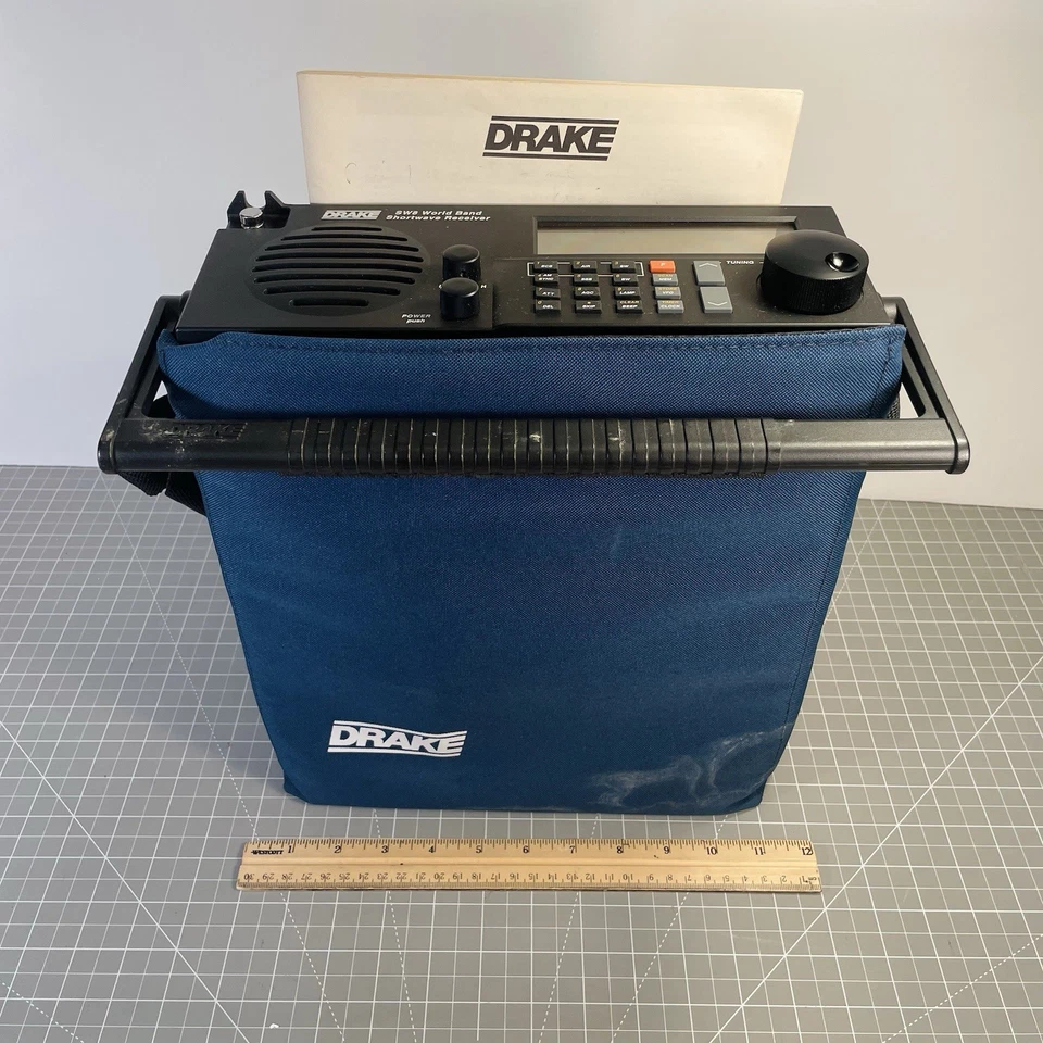 Receptor de radio de onda corta Drake SW8 de colección World Band con estuche azul y manual Foto 2 de 4
