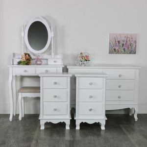 chest of drawers as dressing table