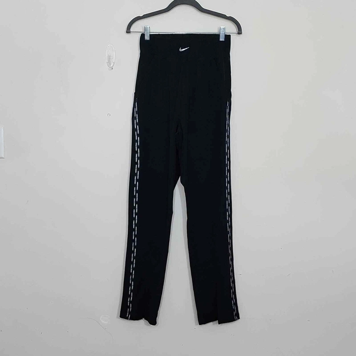 Nike straight leg sweatpants clearance