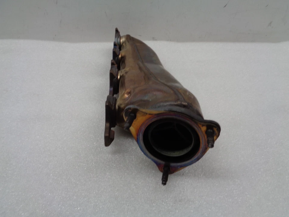 Colector de escape izquierdo del lado del conductor Audi A8 L 2011-2012 4,2 L OEM AK2410232 Foto 3 de 4