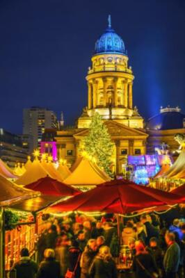 Wandbild: Weihnachtsmarkt in der Nähe von Deutscher Dom in Berlin, [...]