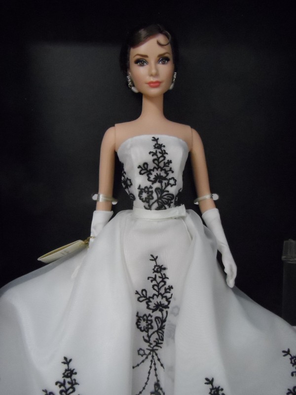 AUDREY HEPBURN BARBIE FROM SABRINA SILKSTONE 2012 MATTEL NRFB