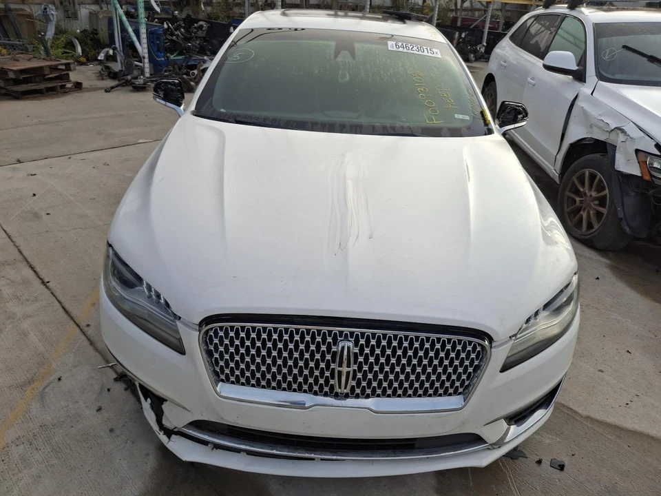 Used Left Tail Light Assembly fits: 2017 Lincoln Mkz quarter panel mounted Left - Image 2 of 4