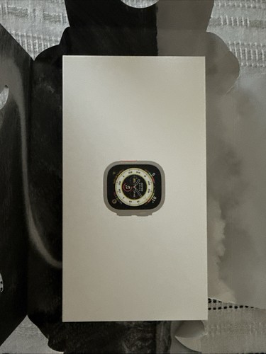 Apple Watch Ultra 49 mm titane débloqué, 1ère génération - Photo 4 sur 8
