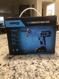 Freedom Tools Mini saw, Oscillating tool in unopened box