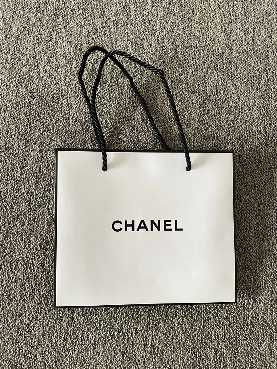 Sac carton chanel sale