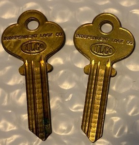 1016 N Vintage Independent Lock Company brass Tone key Blanks