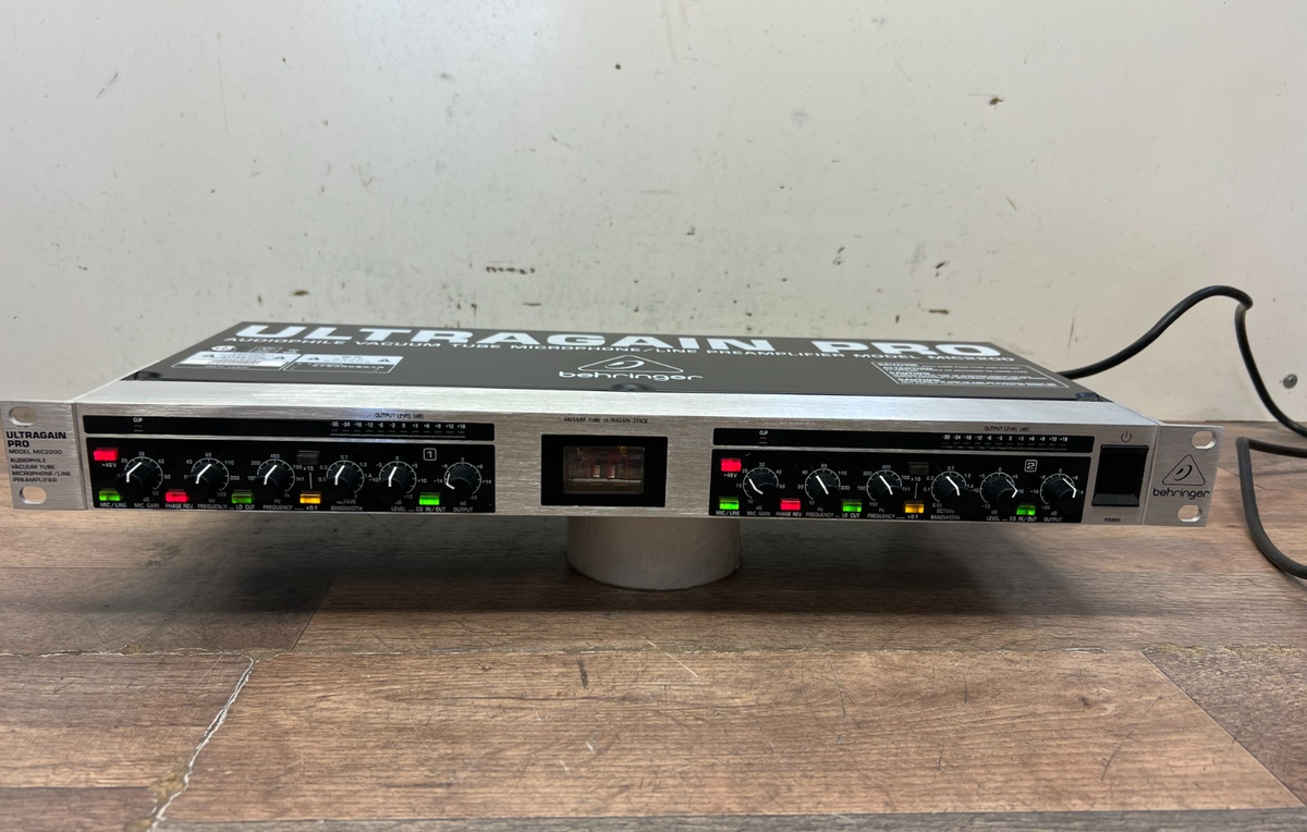 BEHRINGER アンプ ULTRAGAIN PRO MIC2200 hqdefault.jpg