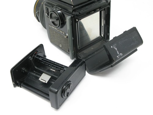 Cámara SLR de formato medio Zenza Bronica SQ-B con lente 80 mm f2,8, WLF y parte posterior de película - Imagen 9 de 14