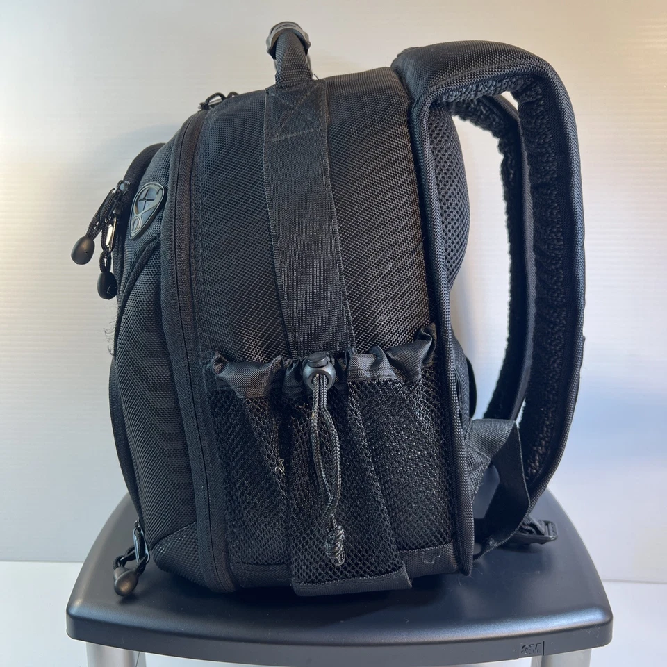 Quantaray Pro Urbangear U60 Nylon Padded DSLR Camera Bag Backpack - Image 2 of 4