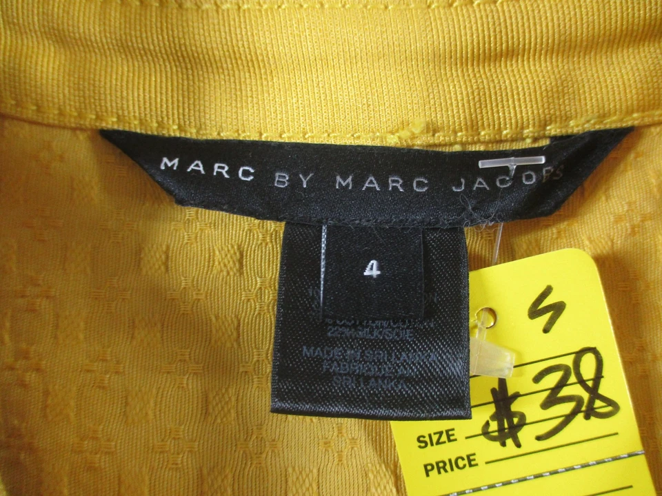 Vestido Marc by Marc Jacobs Feminino 4 Amarelo Manga Curta Botão Mescla de Seda Plissado - Imagem 4 de 4