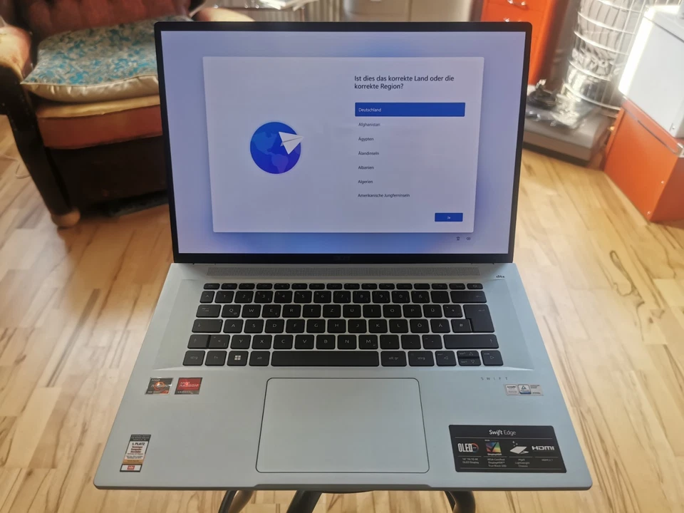 Acer Swift Edge 16 OLED, Ultraleichtes 16" Notebook, Blau, 16 GB, 1 TB SSD, 2024 - Bild 2 von 4