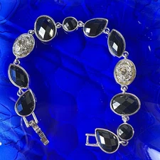 Vintage 7” Napier Cabochon Bracelet - Black Faceted Lucite - Silvertone - Signed