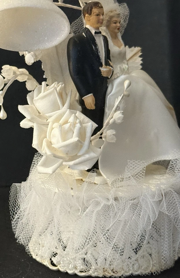 1960s Vintage Wedding Cake Topper Bride Groom - Image 3 of 4