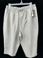 Briggs NY Woman capris pants size 24W NEW light green elastic waist USA made