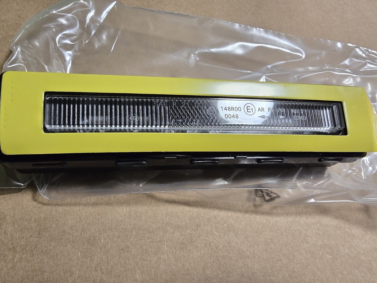 Genuine BMW 23 24 Rear Bumper Lower Center Light 63-21-9-464-592