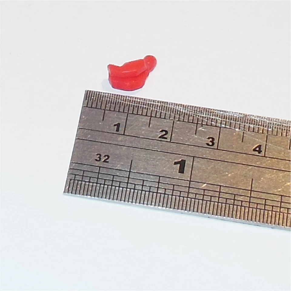 Corgi Juniors   40 James Bond Aston Martin Passenger Red - Image 3 of 4