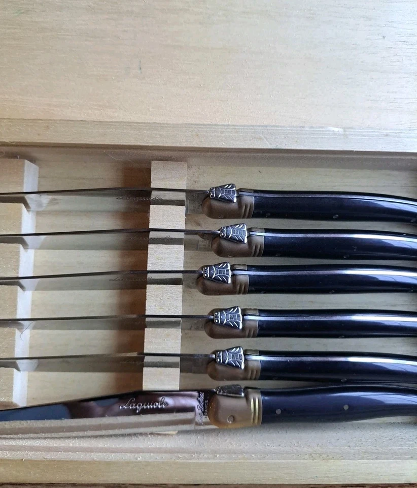 Cuchillos para carne Dubost Laguiole de colección 6 piezas Francia negro y latón aspecto clásico Foto 2 de 4