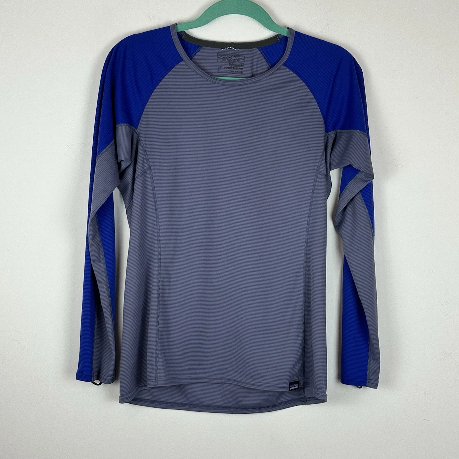 Patagonia Women’s Capilene Base Layer Top Outdoor Activewear Hiking Athletic S
Opens in a new window