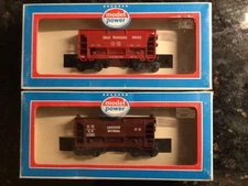 2 Vintage Model power H O Ore Cars # 686 Great Northern # 687 Canadian National
