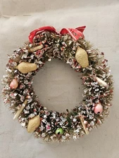Vintage 1960s Bottle Brush Flocked Wreath 4 1/2 " Fruit and Red Bow Accented #1