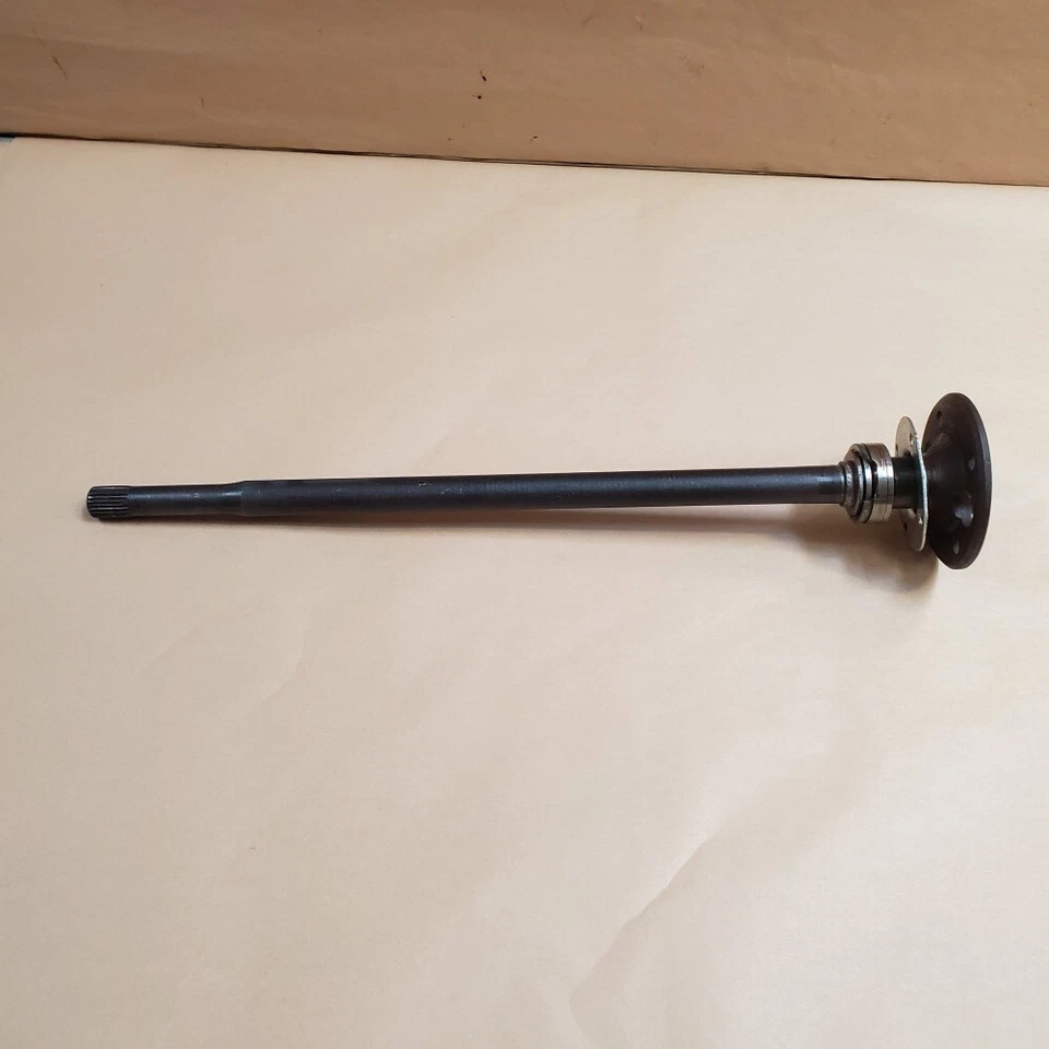 Оригинальный шлицевой вал задней оси Jensen Healey 23 в сборе половина вала со ступицей - Изображение 2 из 4