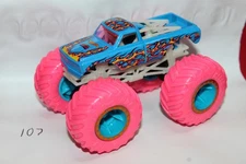 Spin Master Monster Jam Diecast Truck 1/64 Pink Tires 107