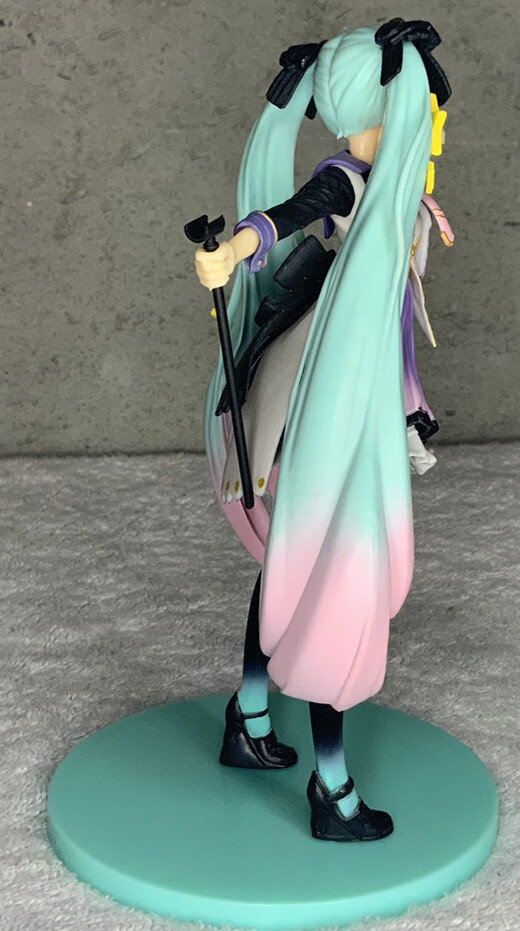 Hatsune Miku 10th Anniversary Singer with Microphone 8 in Figure