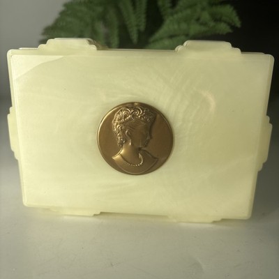 Vintage Kleeneze of Bristol 1950's Cameo Tissue Trinket Soap dish  Box