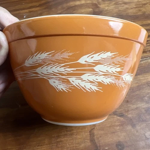 Vintage PYREX Autumn Harvest Wheat 401 Nesting Mixing Bowl Orange 750 ml