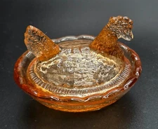 Collectible/Vtg. Mosser Glass Pink/Peach 2" Hen on Nest Mini Salt Cellar