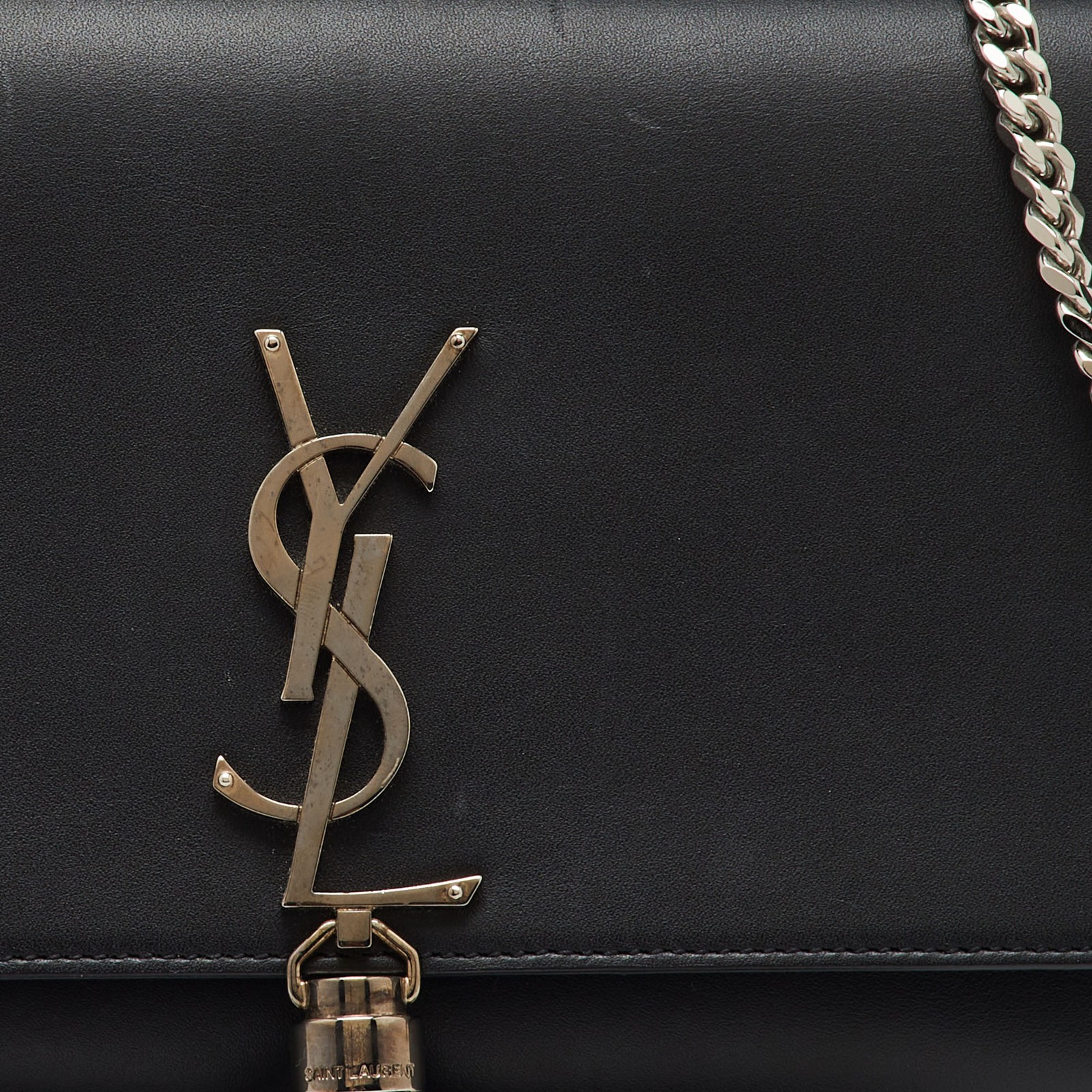 Borsa a tracolla Saint Laurent in pelle nera media Kate con nappa catena