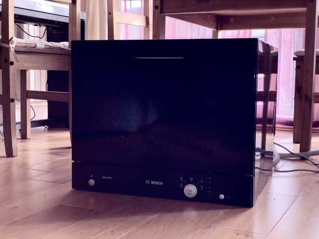 Bosch Red Tabletop Dishwasher Sks51e11eu 6 Place Settings For Sale