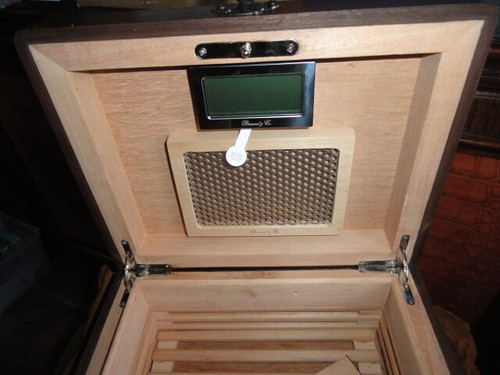 Brizard Hacienda Solid Wood Airflow Humidor 30 / 40 count Made in the USA - Picture 7 of 11