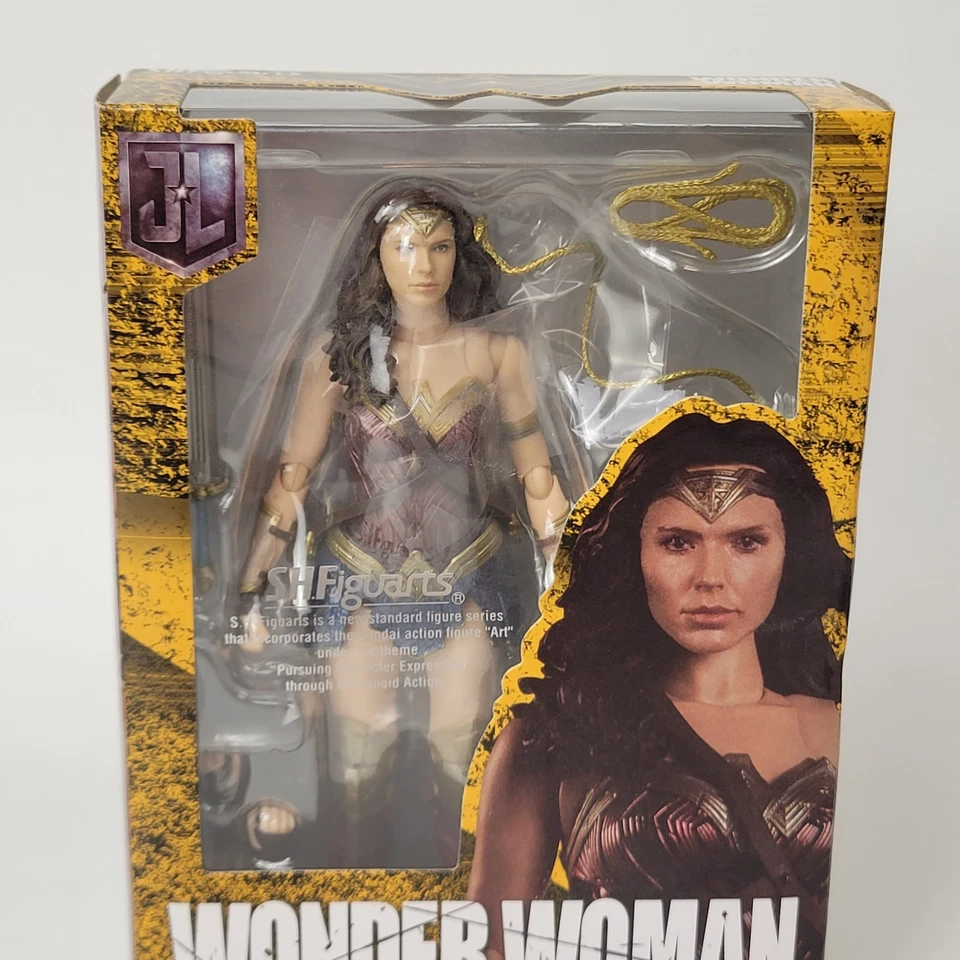 BANDAI S.H.Figuarts WONDER WOMAN DC Justice League Action Figure BRAND NEW - Image 3 of 3