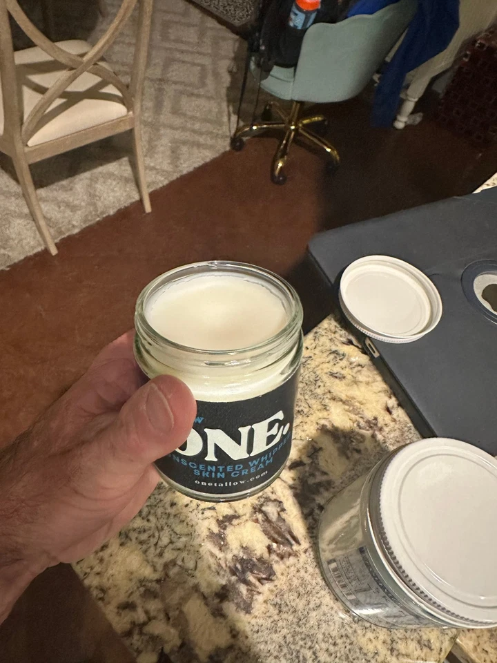 UNO. Sebo batido vainilla | Hidratante de sebo totalmente natural Foto 4 de 4