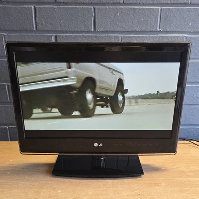 LG 19LV250U-ZA 19" HD LED TV HDMI Black Bedroom Caravan Monitor No Remote - Image 1 of 4